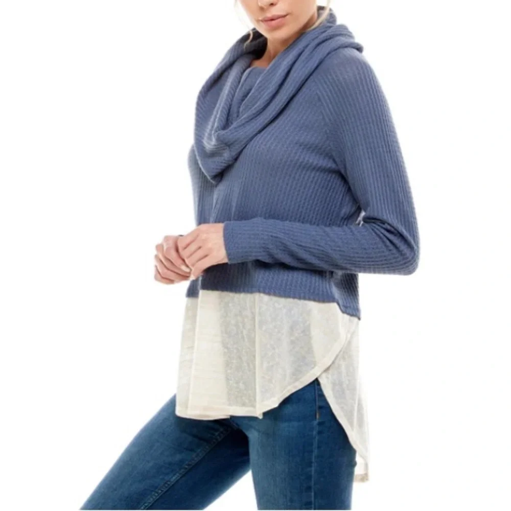 Lily White Long Sleeve Knit Top With Contrast Hem Medium